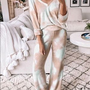 NWT Drop Shoulder TieDye Loungewear PJ 2 Piece Set